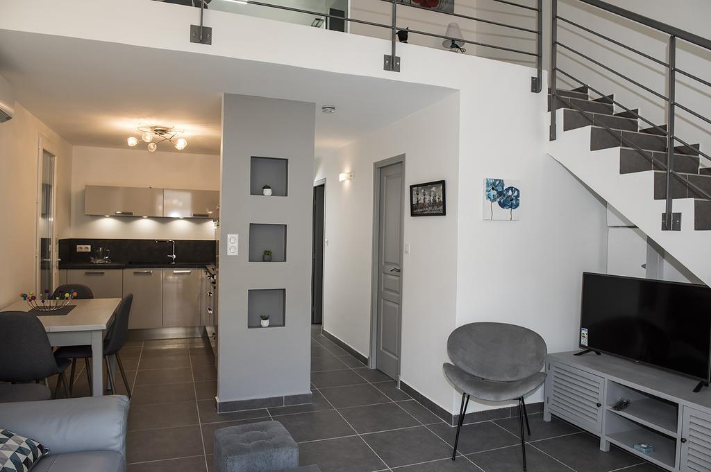 Gite Les Courlis Saint-Étienne-du-Grès Bagian luar foto