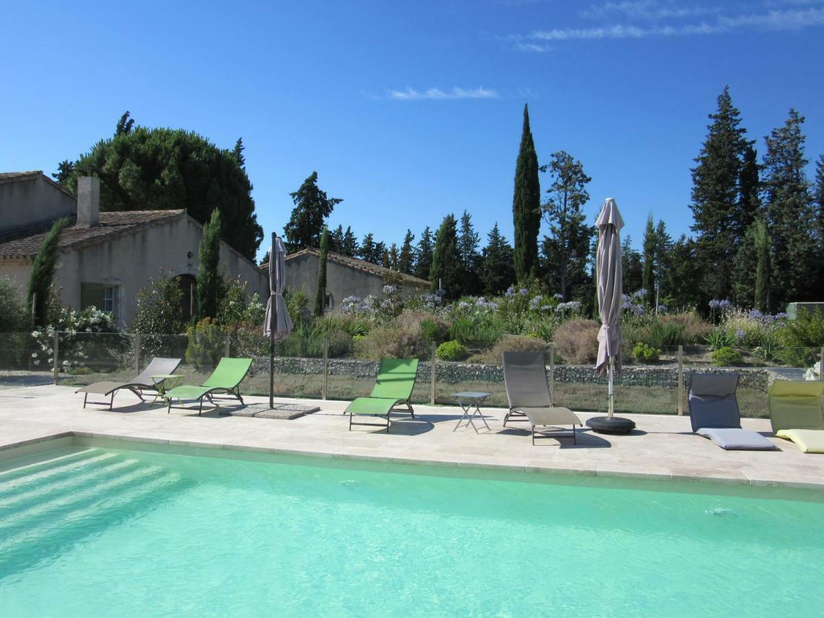 Gite Les Courlis Saint-Étienne-du-Grès Bagian luar foto
